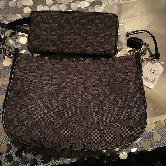 Authentic Coach Chelsea Signature Canvass Crossbody Bag and Coach Slim Wallet. - Picture 7 of 12